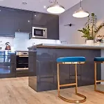 Kings Cross Walking Distance Luxury Private Garden House